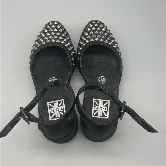T.U.K. Pointed Studded Sandals Sz 6 - Picture 7 of 9